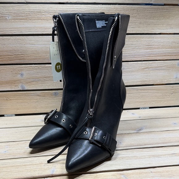 A New Day Mickey Point Toe Moto Ankle Boots NWT Size 11 - Picture 9 of 10